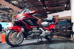 “Vua đường trường” Honda Goldwing 2018 giá 535 triệu đồng